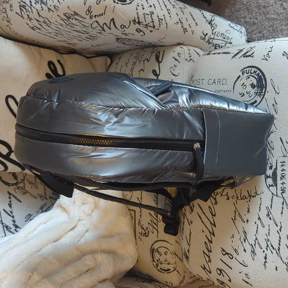 Adrianne Vittadini Puffer Backpack Unisex Style AVH8607 Iridescent Pewter NWT - Picture 2 of 15